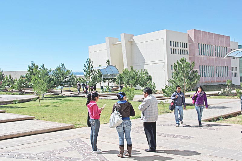 Estampa de la vida universitaria en el Campus Siglo 21 ■ foto: la jornada zacatecas
