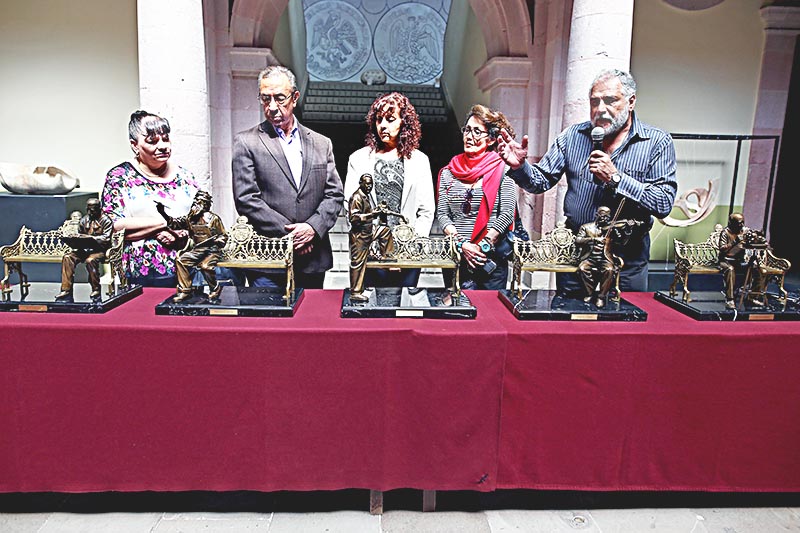 Aspecto de la entrega de las maquetas a autoridades del Museo Zacatecano ■ FOTO: ANDRÉS SÁNCHEZ