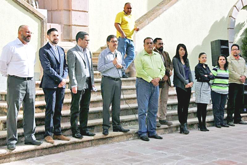 El recién nombrado director del IZC, Alfonso Vázquez, se reunió con el personal del instituto ■ foto: la jornada zacatecas