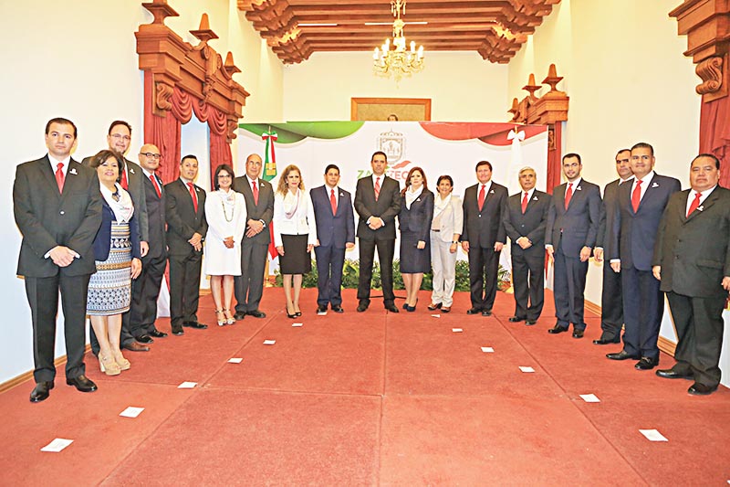 El 12 de septiembre el gobernador Alejandro Tello presentó a los integrantes de su gabinete ■ foto: la jorndada zacatecas