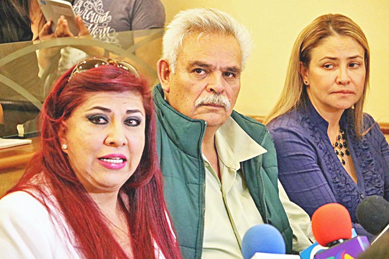 No descartó Soledad Luévano Cantú (izquierda), la movilización de Morena en caso de no respetarse el voto de la ciudadanía ■ FOTO: ANDRÉS SÁNCHEZ