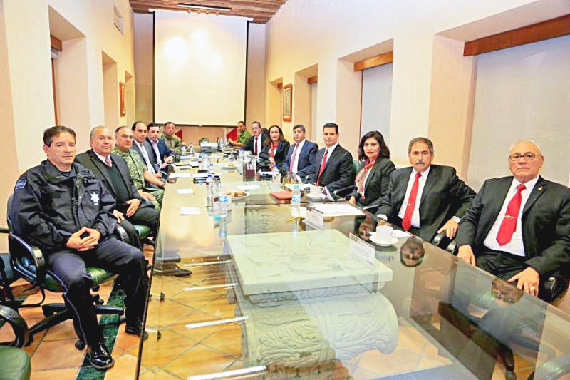 El gobernador Miguel Alonso Reyes declaró al GCL en sesión permanente ■ FOTO: LA JORNADA ZACATECAS