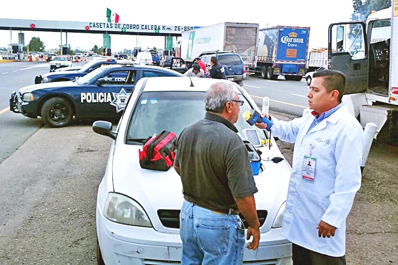Autoridades se encuentran al tanto del buen desempeño de los transportistas que circulan por el territorio zacatecano ■ foto: LA JORNADA ZACATECAS