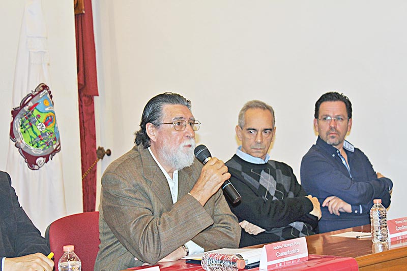 Aspecto del evento, donde los docentes comentaron la obra ■ FOTOS: LA JORNADA ZACATECAS