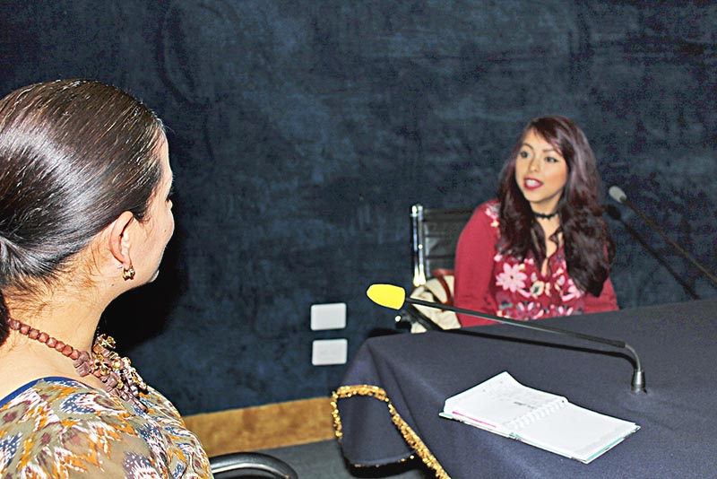 Lucero Giovana Salazar Monreal fue invitada al programa radiofónico Cuadrante para hablar de su trabajo ganador ■ FOTO: LA JORNADA ZACATECAS