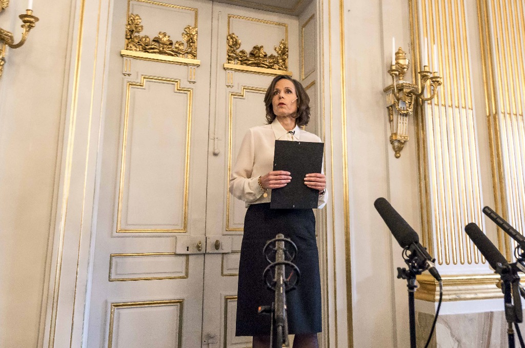 La secretaria permanente de la Academia Sueca, Sara Danius, anuncia al ganador del Premio Nobel de Literatura 2016, en Estocolmo, Suecia. Foto Xinhua