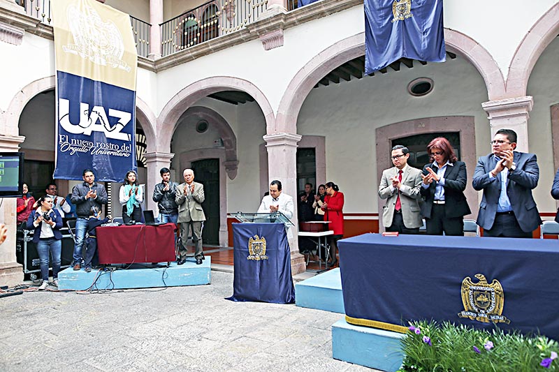 La inauguración de Radiouaz online y sus transmisiones se realizó en el patio de Rectoría de la Máxima Casa de Estudios ■ foto: andrés sánchez