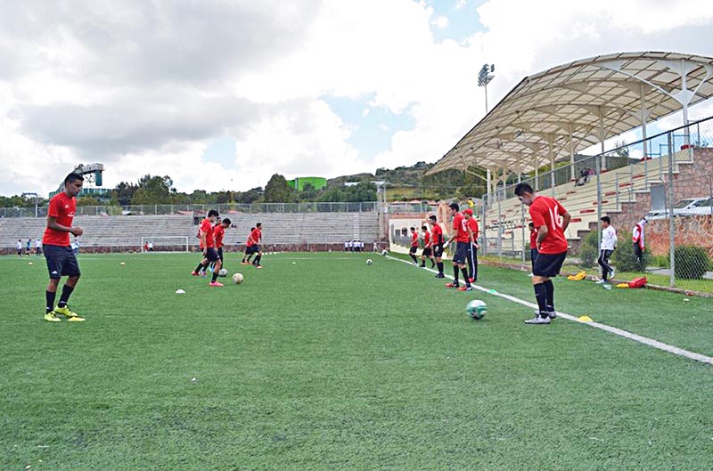 El equipo de Mineros de Fresnillo durante su entrenamiento previo al partido con el Atlético La Mina ■ foto: facebook