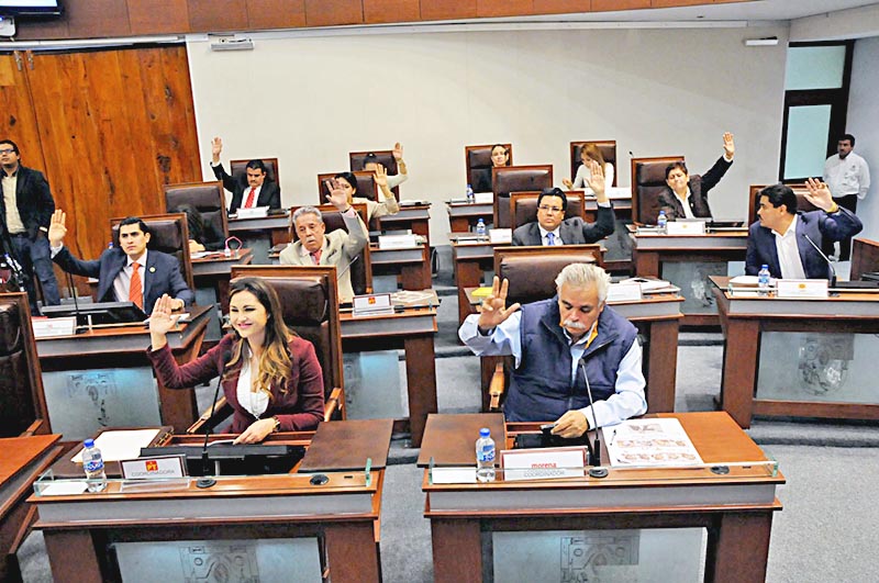El pasado jueves se leyó ante el pleno de la Legislatura la iniciativa de reforma presentada por el gobernador Alejandro Tello Cristerna ■ FOTO: LA JORNADA ZACATECAS