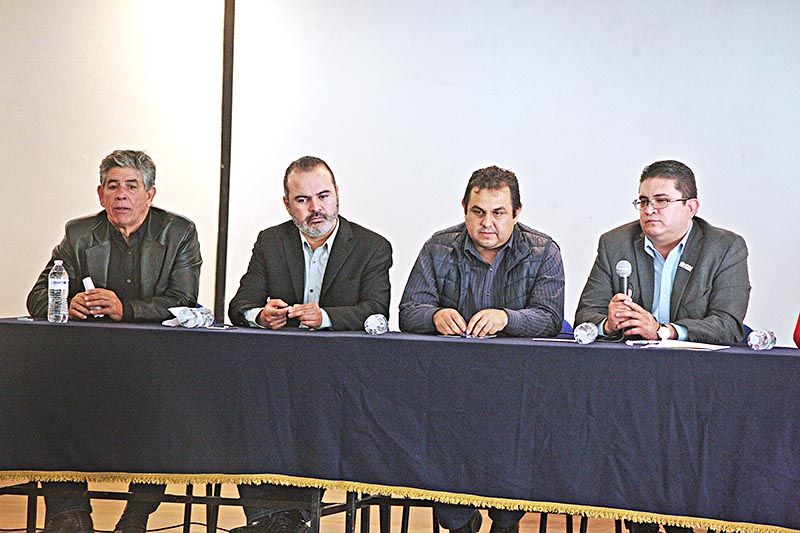 Sesión del Consejo Universitario presidida por el Rector Antonio Guzmán ■ foto: ernesto moreno