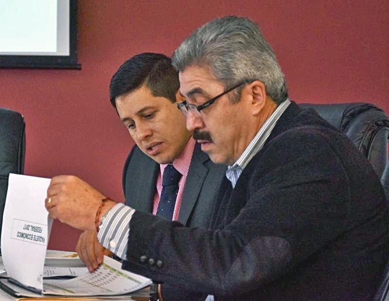 El secretario de Finanzas, Jorge Miranda, se reunió con el diputado federal por el PRI, Francisco Escobedo ■ FOTO: LA JORNADA ZACATECAS