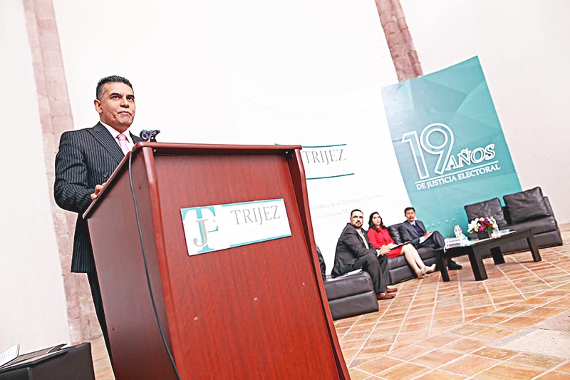 Juan de Jesús Alvarado Sánchez, magistrado presidente del órgano judicial local, dirigió un mensaje a la concurrencia al evento ■ FOTO: ANDRÉS SÁNCHEZ
