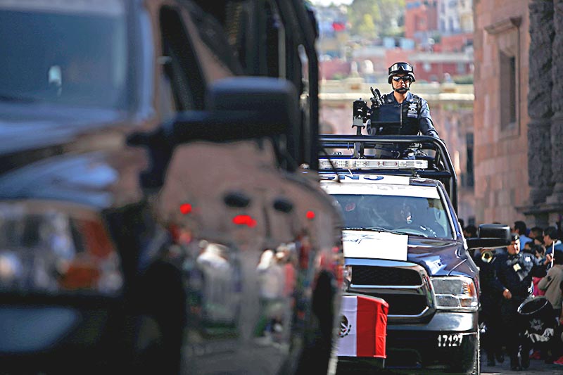 Elementos de la Policía Federal continúan con recorridos y patrullajes como parte de las acciones del operativo Fresnillo Diferente ■ fotos: la jornada zacatecas
