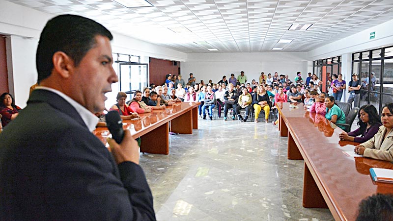 El alcalde Enrique Flores destacó la importancia de que la ciudadanía se involucre en la toma de decisiones ■ FOTO: LA JORNDA ZACATECAS