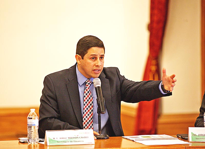 Jorge Miranda Castro, secretario de Finanzas, ofreció una conferencia de prensa ■ FOTO: ERNESTO MORENO