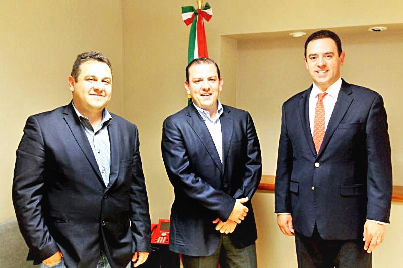 El gobernador Alejandro Tello y el Rector Antonio Guzmán se reunieron con el subsecretario de Egresos de la SHCP, Fernando Galindo ■ FOTO: LA JORNADA ZACATECAS