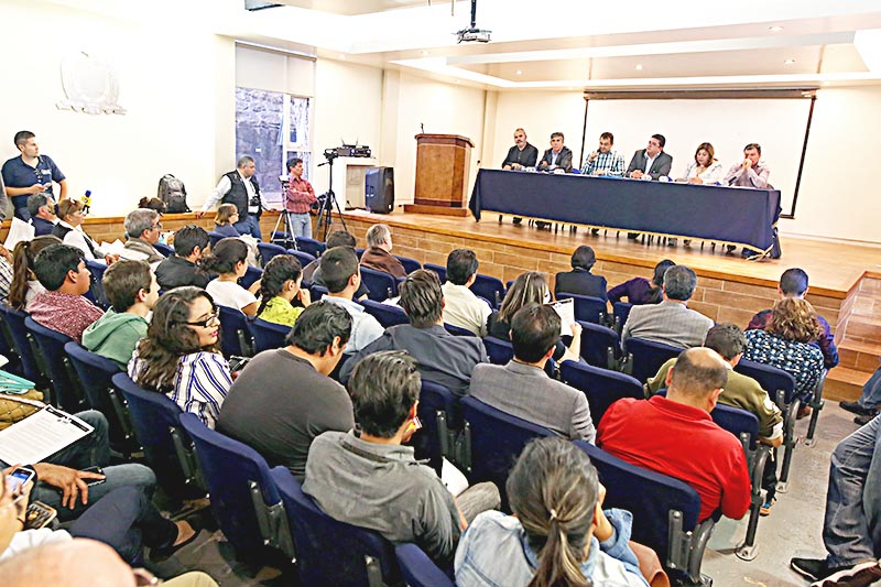 Antonio Guzmán Fernández dio a conocer al Consejo Universitario los puntos para recortar gastos ■ FOTOS: ANDRÉS SÁNCHEZ