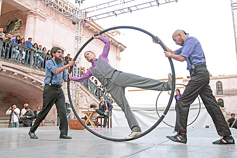 Una de las funciones del Teatro de Calle realizado en 2015 ■ foto: ernesto moreno