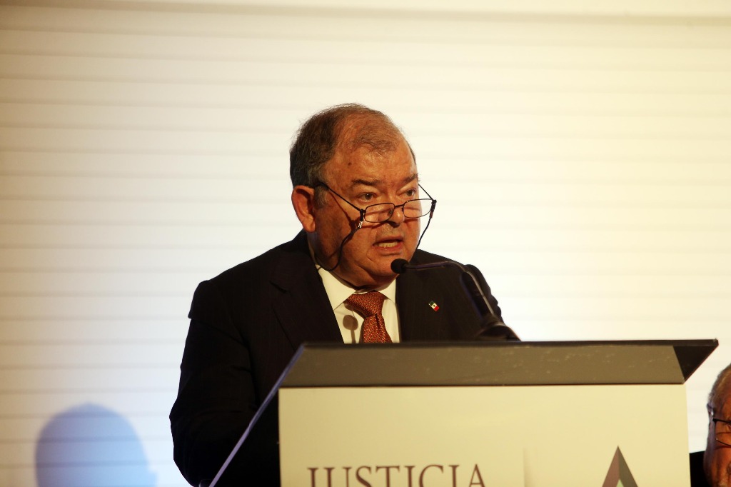 Ildefonso Guajardo durante la presentación de los avances del programa. Foto Jesús Villaseca