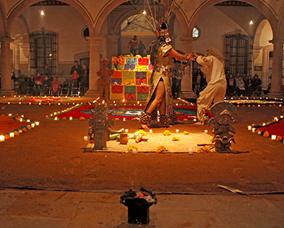 Se representó el altar en honor a las nueve regiones del Mictlán; el hades es el lugar a donde van los muertos ■ FOTOS: LA JORNADA ZACATECAS