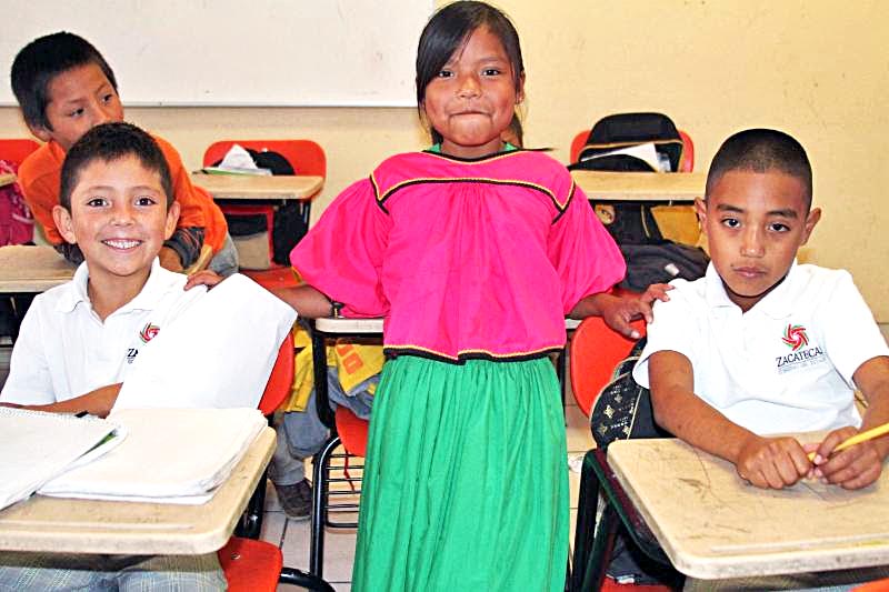 Desde hace 20 años, la escuela ha dado la oportunidad de formación escolar a niños huicholes que han emigrado de la serranía de Huejuquilla el Alto, Jalisco ■ foto: la jornada zacatecas