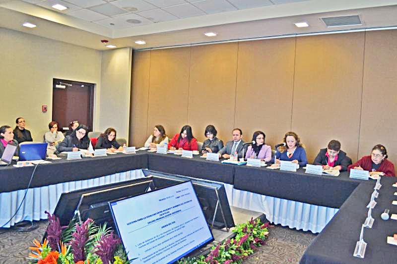 Aspecto de la sesión ordinaria del Sistema de Igualdad, integrado por representantes de diversas dependencias gubernamentales ■ foto: la jornada zacatecas