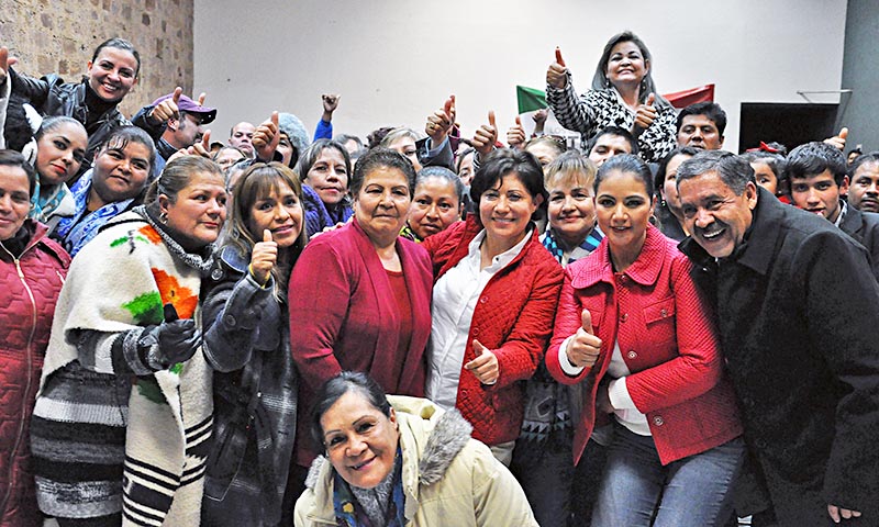 Judit Guerrero López se reunió en el Salón Gobernadores del PRI con simpatizantes y líderes del PVEM y Panal ■ FOTO: LA JORNADA ZACATECAS