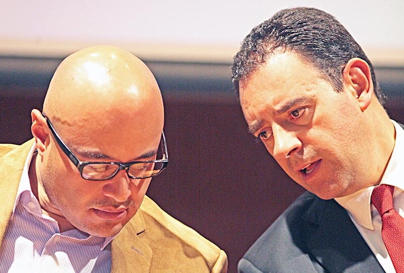 El procurador general de Justicia del estado, Francisco Murillo Ruiseco y el gobernador Alejandro Tello Cristerna ■ FOTO: ERNESTO MORENO