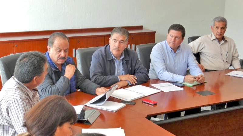 El listado es público, y puede ser consultado en el sitio http://transparencia.zacatecas.gob.mx/acopio_frijol/, informó Adolfo Bonilla, secretario del Campo (segundo de derecha a izquierda) ■ foto: la jornada zacatecas