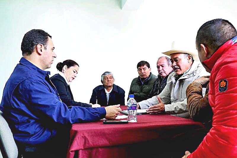 El Ejecutivo visitó la cabecera municipal de Calera para escuchar las demandas de la población ■ foto: la jornada zacatecas