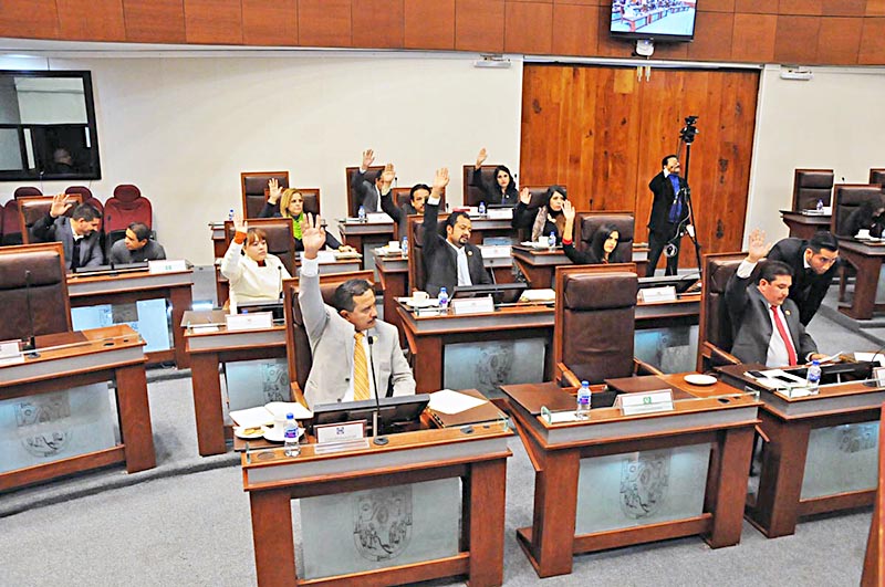 Guerra de acusaciones al interior de la Legislatura durante la sesión del Pleno, llevada a cabo este jueves ■ FOTO: LA JORNADA ZACATECAS