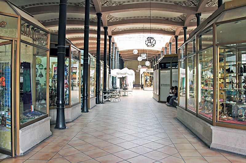 Comerciantes ubicados en el representativo inmueble pretenden reactivar el espacio ■ foto: la jornada zacatecas