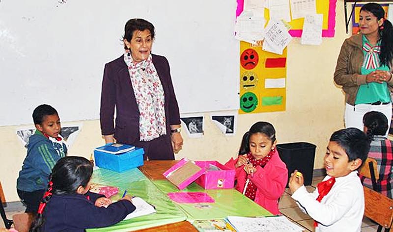 En 362 escuelas se distribuirán 65 mil 300 ejemplares, así como 600 carteles alusivos ■ foto: la jornada zacatecas