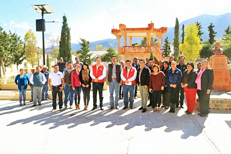El gobernador sigue visitando los municipios para conocer de primera mano sus necesidades ■ foto: la jornada zacatecas