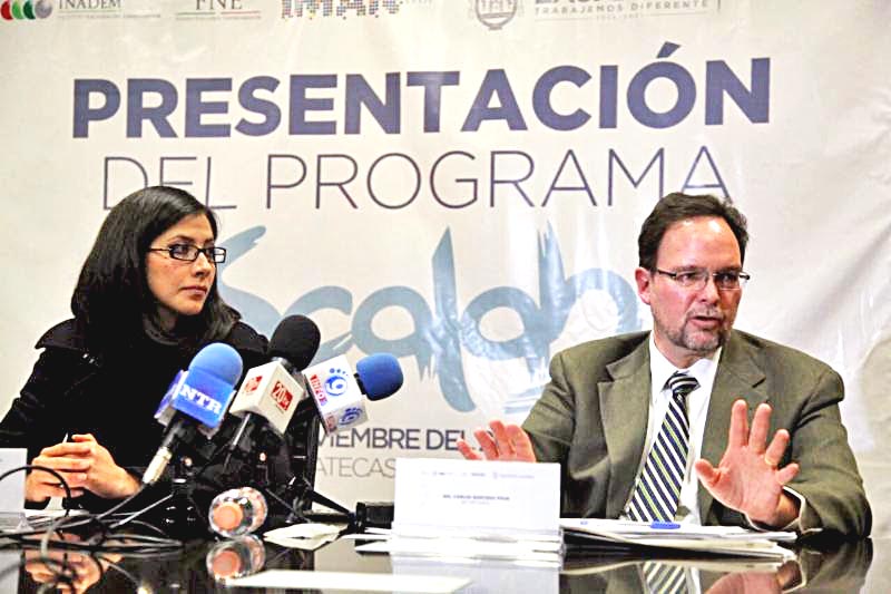 Carlos Bárcena Pous, secretario de Economía, durante una conferencia de prensa este miércoles ■ FOTO: LA JORNADA ZACATECAS