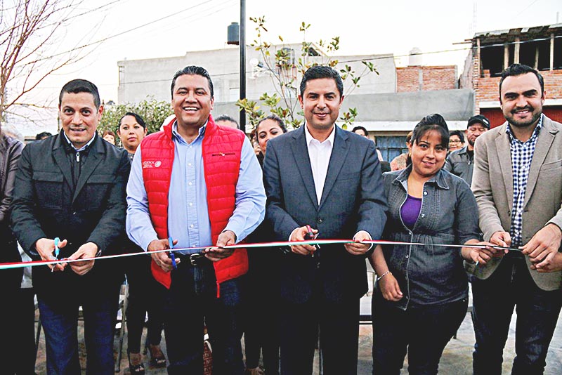 El presidente de Guadalupe, Enrique Flores, inauguró la obra ■ FOTO: LA JORNADA ZACATECAS