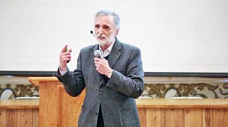 El académico Raúl Delgado Wise