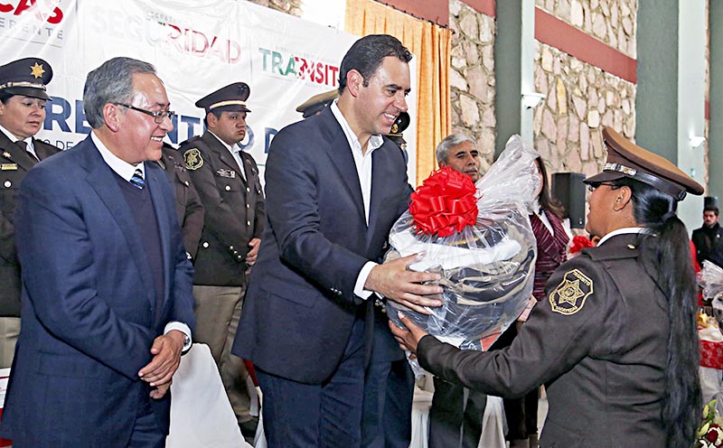 El gobernador fue entrevistado al término de la ceremonia de conmemoración del Día del Policía Preventivo de Tránsito, donde realizó la entrega de uniformes a los agentes ■ FOTO: LA JORNADA ZACATECAS