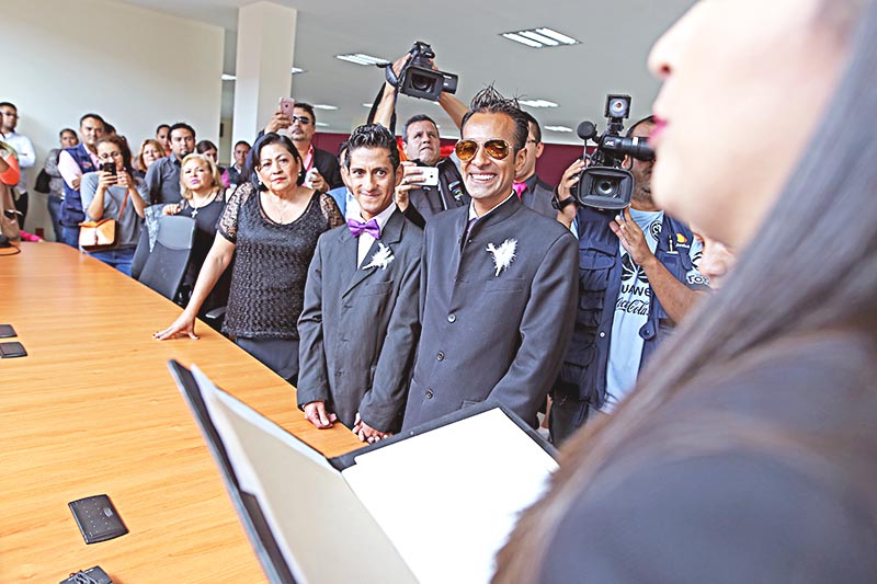 Los jóvenes son la primera pareja de mismo sexo en acceder al derecho al matrimonio igualitario en Zacatecas en julio de este año ■ FOTO: ANDRÉS SÁNCHEZ