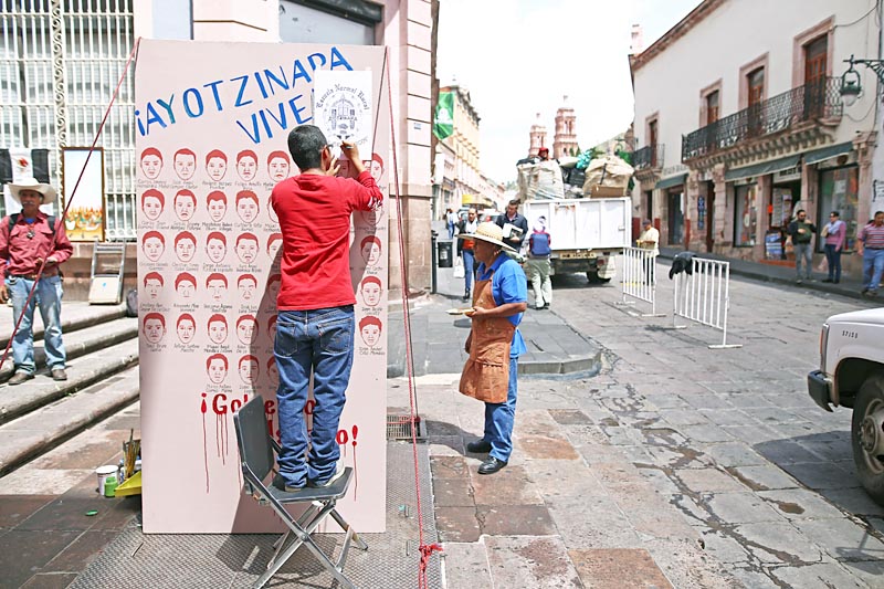 Movilización del pasado 26 de septiembre en la capital zacatecana, a dos años de la desaparición de los normalistas de Ayotzinapa ■ fotos: ODÍN SALINAS, ANDRÉS SÁNCHEZ y LA JORNADA zacatecas