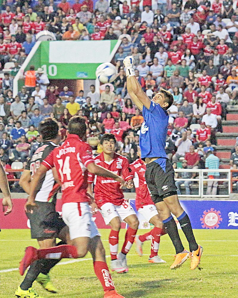 Vencieron 2 por 1 al León en el primer duelo amistoso, y después cayeron 4 por 0 con Necaxa ■ foto: la jornada zacatecas