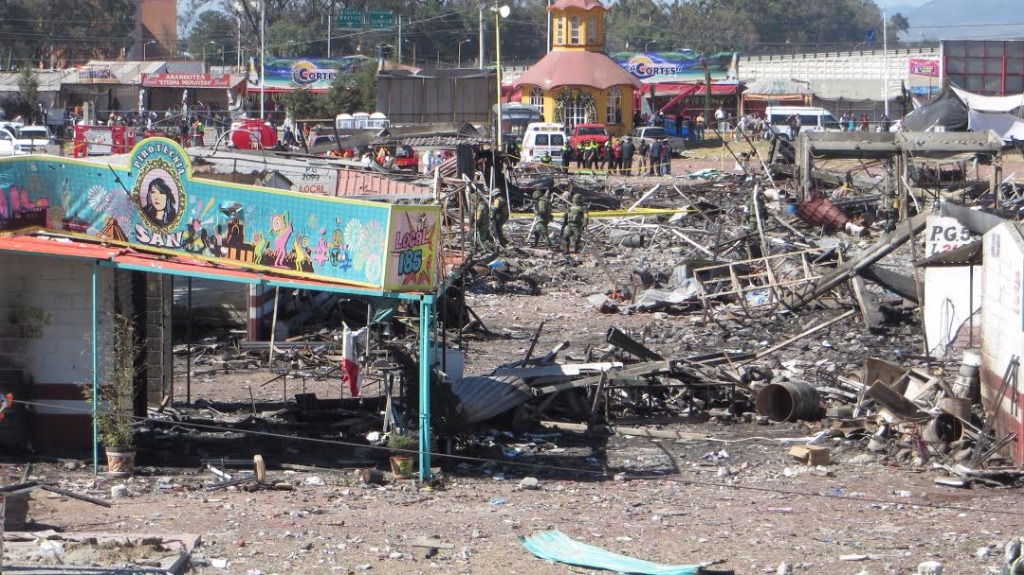 Zona de la explosión en el mercado ‘San Pablito’. Foto Mario Antonio Núñez