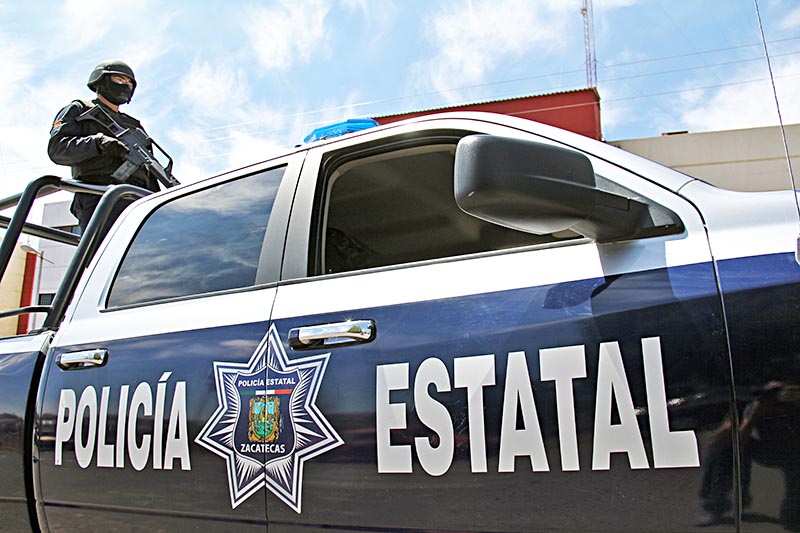 Elementos de las policías Municipal y Estatal, entre otras corporaciones, atendieron el caso de las dos mujeres asesinadas en Pánuco, según informó la SSP ■ foto: la jornada zacatecas