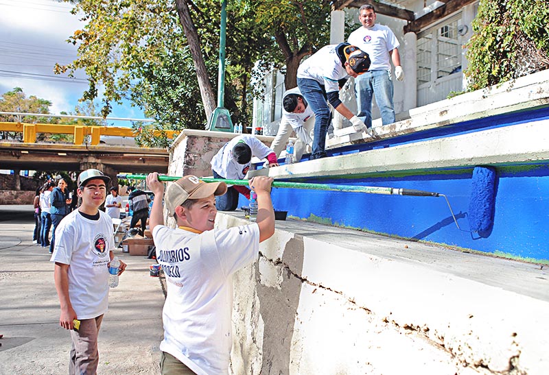 En diciembre pasado, Voluntarios Modelo participaron en la rehabilitación de espacios públicos en Calera ■ foto: ERNESTO MORENO