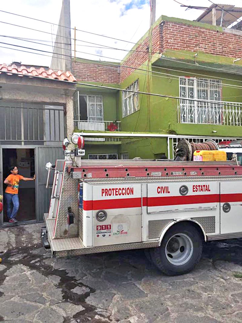 Un incendio registrado en Lomas de la Pimienta fue controlado por los elementos de Protección Civil ■ FOTO: LA JORNADA ZACATECAS