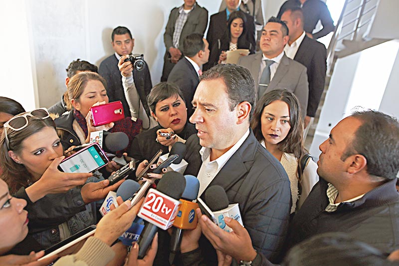 El gobernador del estado, Alejandro Tello, llamó a los demás poderes y organismos autónomos a reducir sus gastos ■ FOTO: ANDRÉS SÁNCHEZ