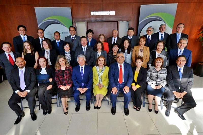 Participantes en la primera asamblea plenaria de Comisión Permanente de Contralores Estados-Federación ■ FOTO: LA JORNADA ZACATECAS