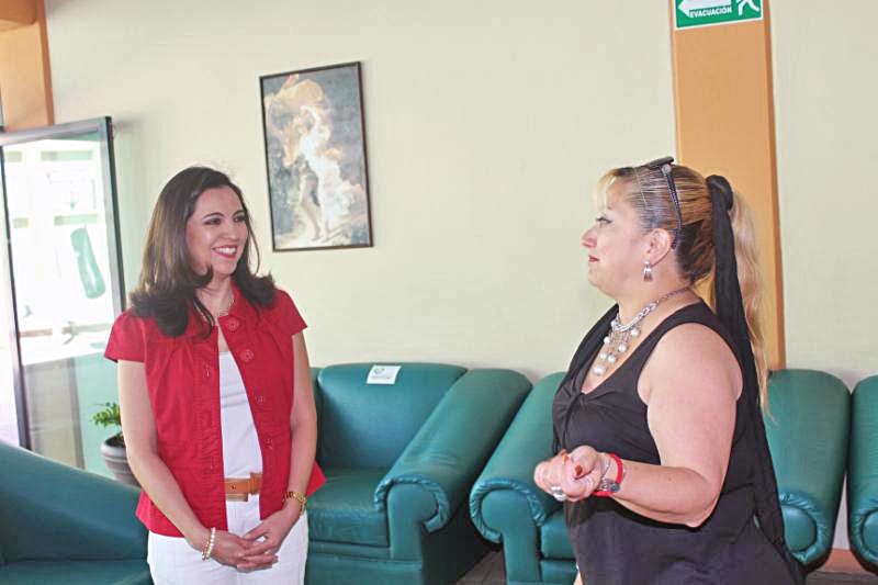 Guadalupe Álvarez García, directora de la casa hogar (a la derecha) ■ foto: la jornada zacatecas