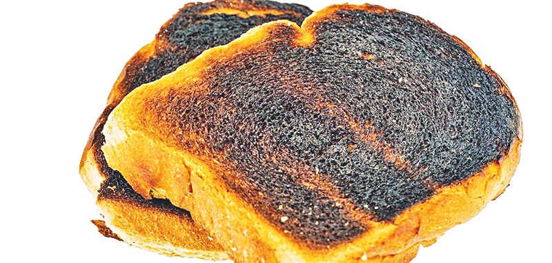 Entre más tostado se encuentre el pan, más alto es el nivel de acrilamida, un potencial cancerígeno ■ FOTO: LA JORNADA