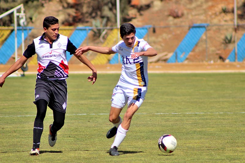 El clásico más añejo del futbol zacatecano se jugó en la fecha 20 de la temporada 2016-2017 ■ foto: la jornada zacatecas